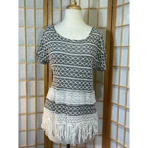 Sloane Rouge Med Textured Fringed Sweater